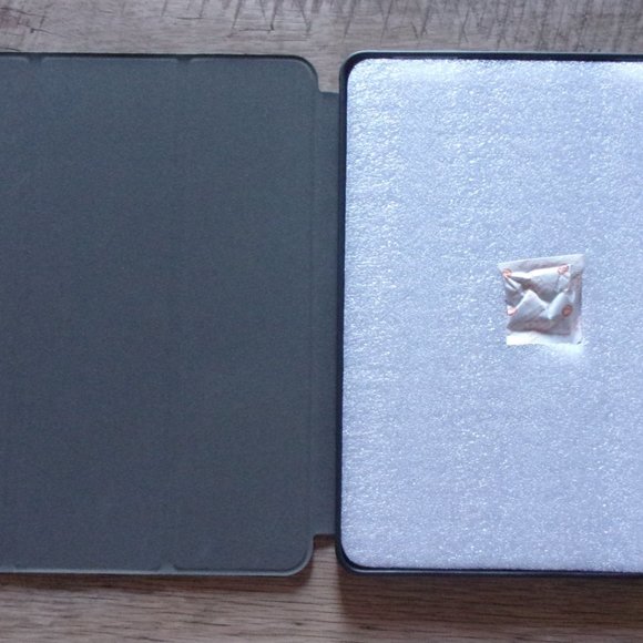 iPad Pro 12.9" Case with Pencil Holder Black - Picture 2 of 7